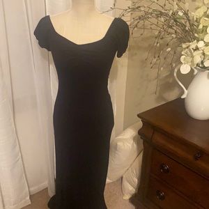 Black maxi dress fits so comfy!
